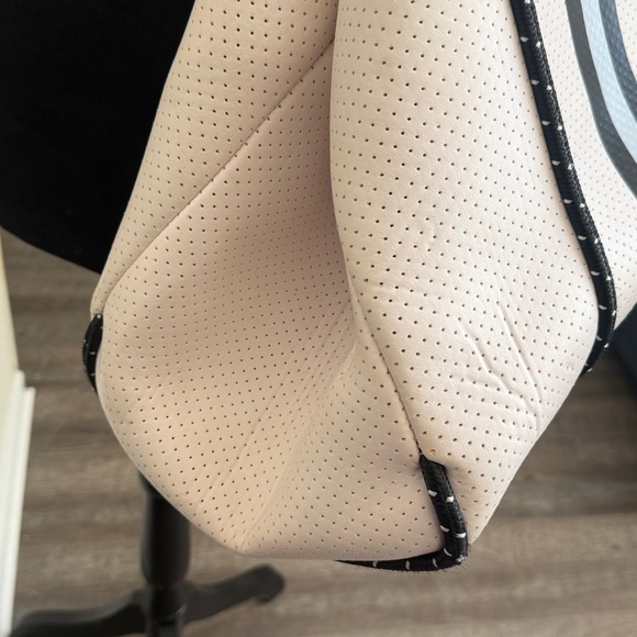 Haute Shore Greyson White Tote - Picture 2 of 10